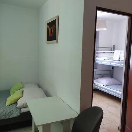 Lesny Dworek Leslaw Zieniewicz Apartment Jaroslawiec Exterior photo